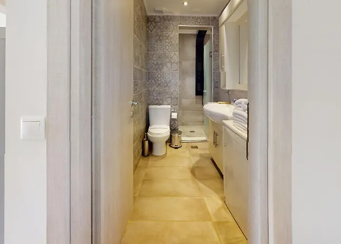 Acrotel Athena Elia Nikitis