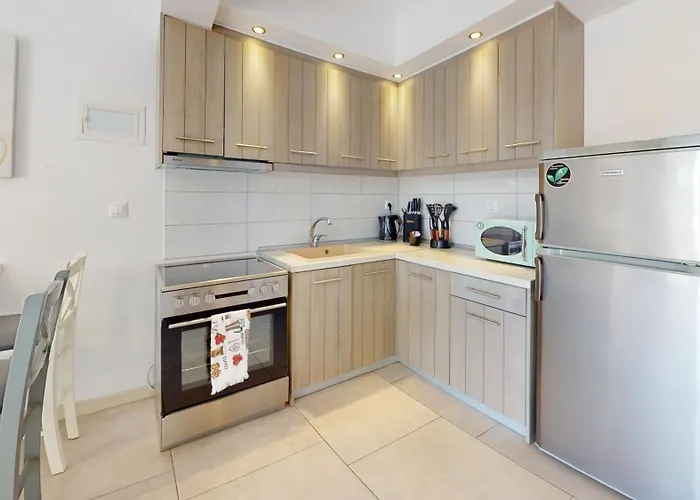 Acrotel Athena * Elia Nikitis