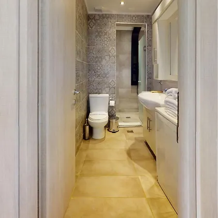 Acrotel Athena אליה