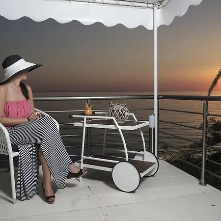 Acrotel Athena אליה